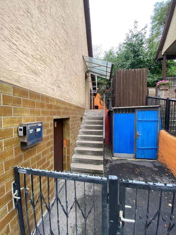 Einfaches Haus Mit Privatzimmern Und Gemeinschaftsraeumen Heilbronn Dış mekan fotoğraf