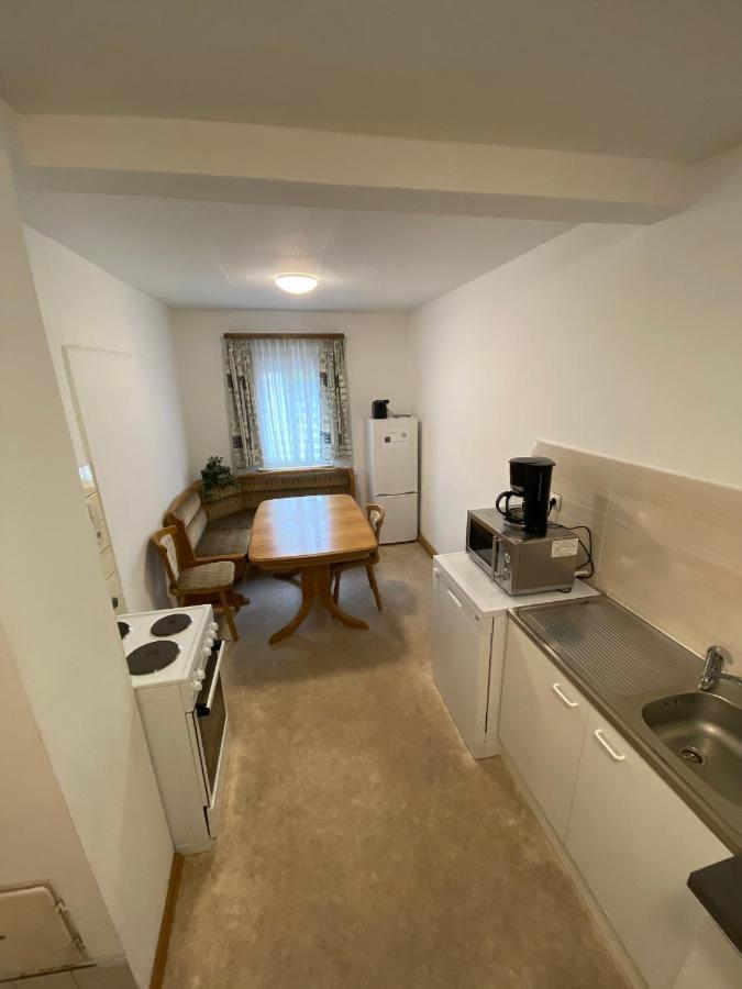 Einfaches Haus Mit Privatzimmern Und Gemeinschaftsraeumen Heilbronn Dış mekan fotoğraf