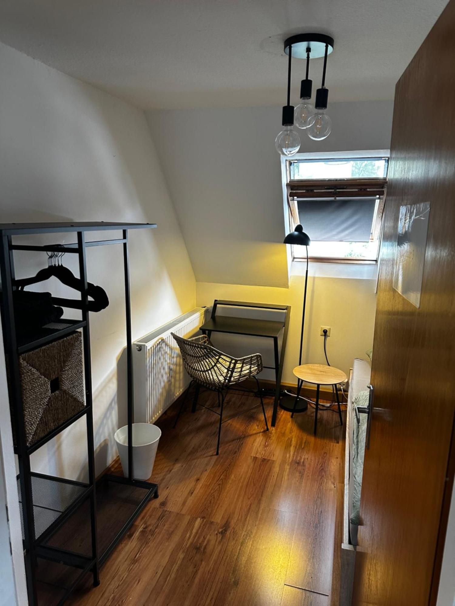Einfaches Haus Mit Privatzimmern Und Gemeinschaftsraeumen Heilbronn Dış mekan fotoğraf